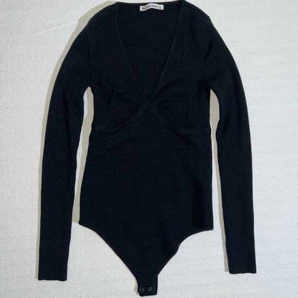 Abercrombie & Fitch Black Ribbed Knit V Neck Bodysuit Womens Small Minimalist - Picture 1 of 7